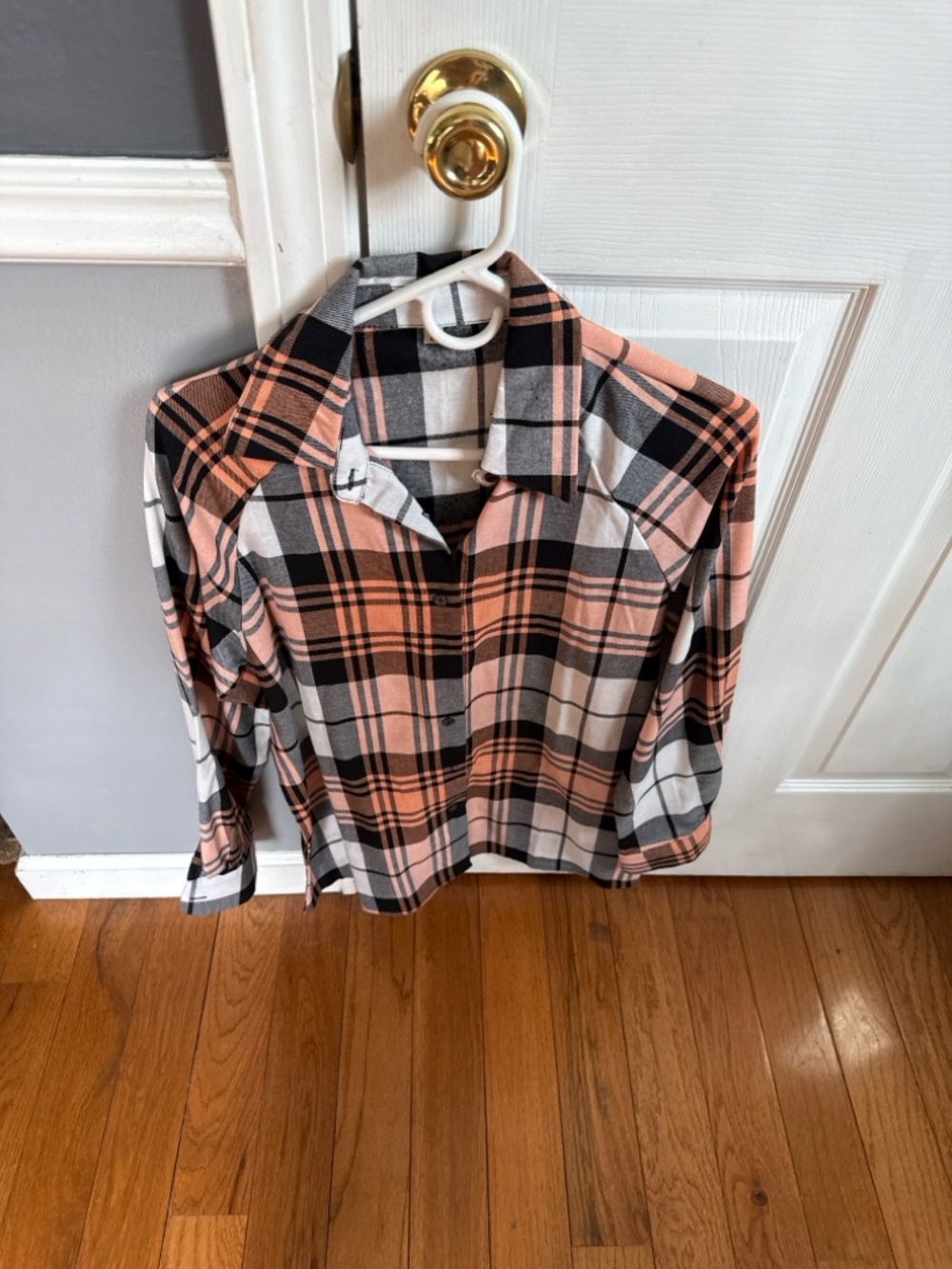 Women’s Flannel / Plaid Shirt Bundle (5 Pieces) – 3 Never Worn – Size S/M